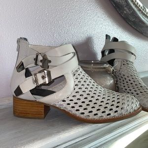 Jeffrey Campbell // VINTAGE Ivory Weaved Booties